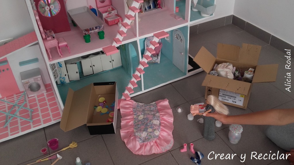 Casa de muñecas de cartón DIY hecho a mano CREAR Y RECICLAR