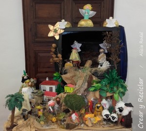 Estas figuras de Melchor, Gaspar y Baltasar, las hicimos mi hija y yo con material reciclado para el Portal de Belén de su colegio