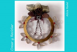 Corona de Navidad con tubos de cartón DIY