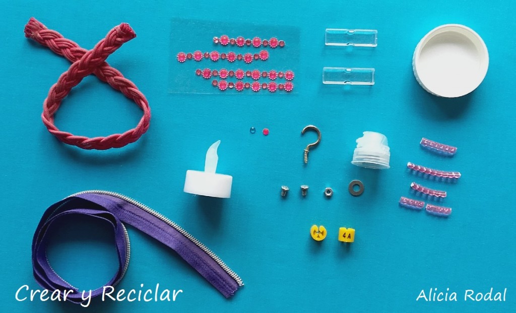 Materiales para el baño de casa de muñecas con reciclaje DIY 