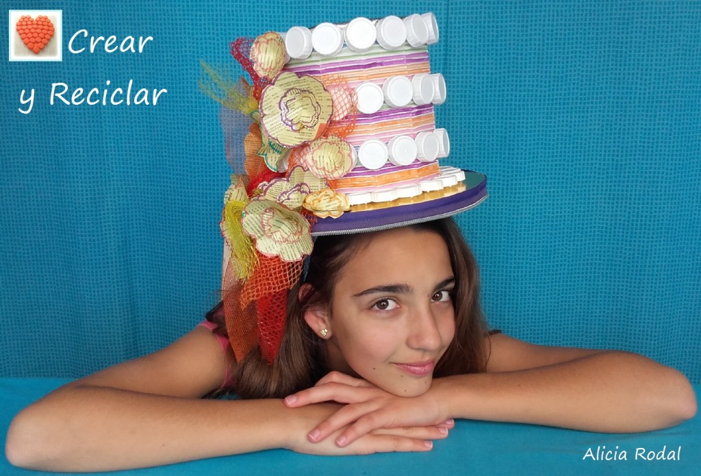 Tocado sombrero para carnaval con materiales reciclados DIY