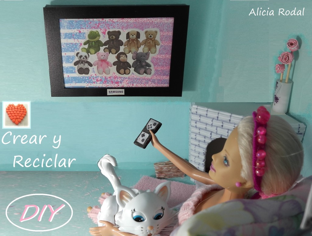 Como hacer una mini tele, televisor o televisión con mando a distancia o control remoto, para muñecas con reciclaje 