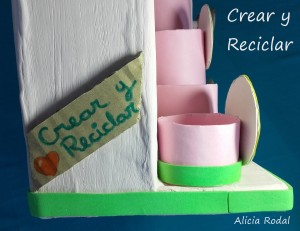 Organizador de escritorio con emojis personalizado DIY con reciclaje