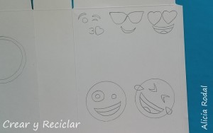 Organizador de escritorio portátil de emojis con imanes DIY con reciclaje