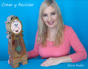 Cómo hacer a Ding Dong de La Bella y La Bestia con material reciclado como manualidades para la tarea del colegio.