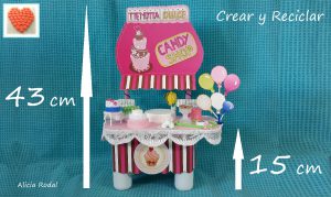 Cómo hacer una mini tienda de dulces para la feria de muñecas con materiales reciclados.