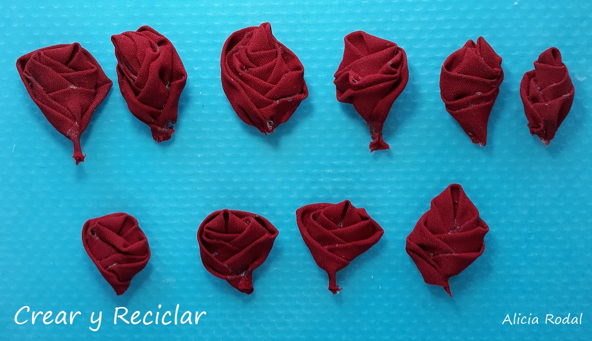 Una idea muy fácil para transformar la vieja papelera de tu cuarto, en un diseño espectacular, una papelera de rosas rojas.