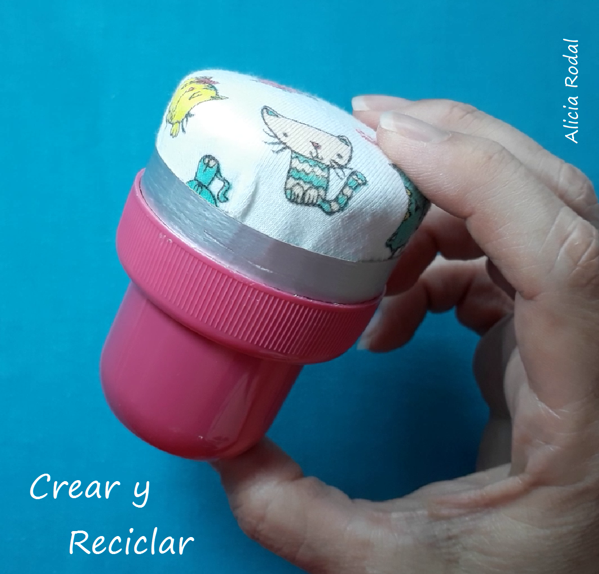 Tutorial con el paso a paso de cómo hacer 3 ideas de miniaturas para muñecas veterinaria con material reciclado, de una manera fácil y divertida. Miniaturas fáciles para muñecas.