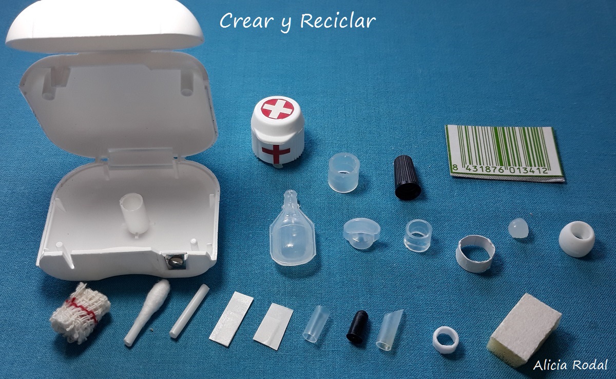 Ideas de miniaturas para las muñecas y sus profesiones, Médica veterinaria, doctora de animales, medicinas, medicamentos, etc.