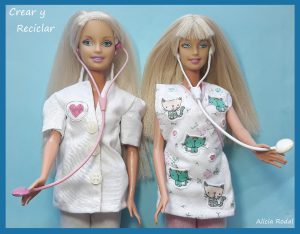 Ideas de miniaturas para Barbies, las muñecas y sus profesiones, Médica veterinaria, doctor de animales, fonendoscopio o estetoscopio y maletines.