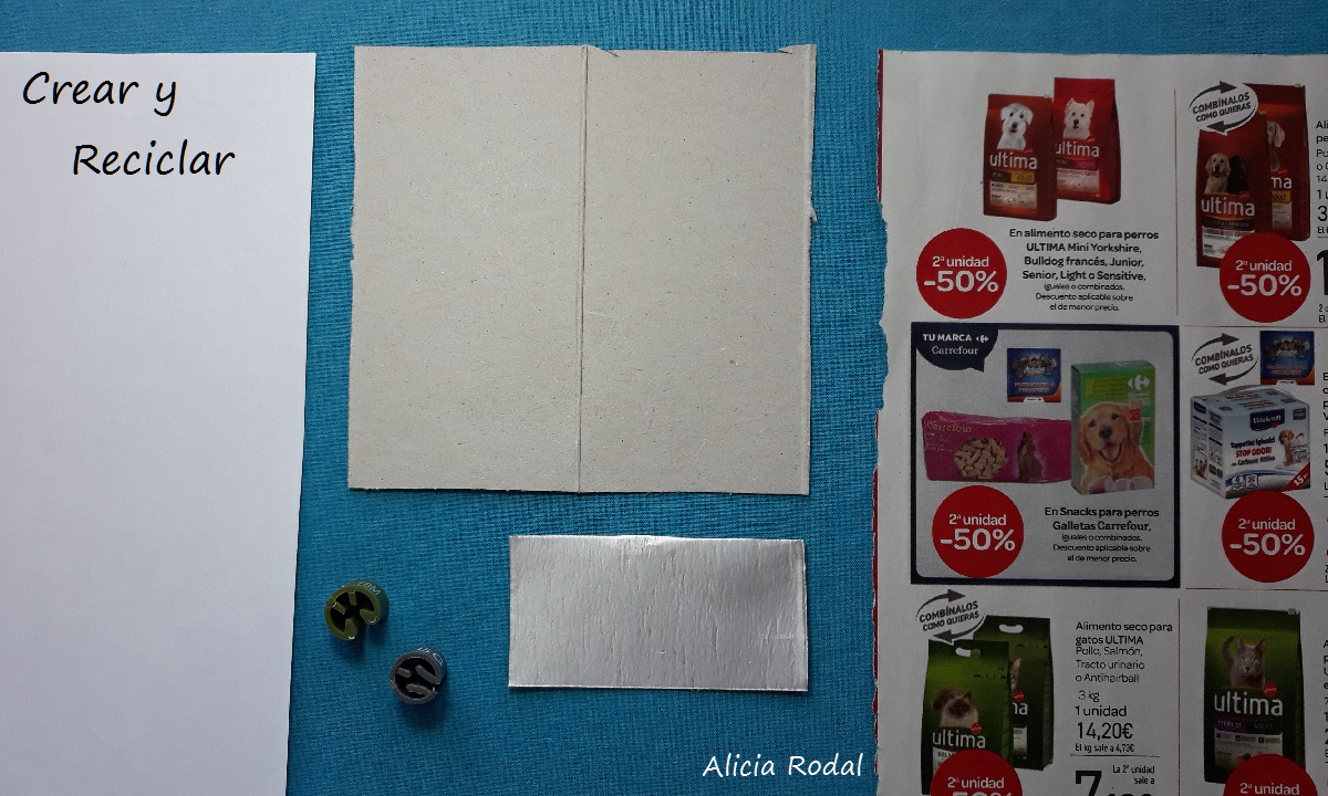 3 Ideas de miniaturas para las muñecas y sus profesiones. Cómo hacer una báscula, balanza o peso, pecera o acuario y carpeta o historial clínico del paciente.