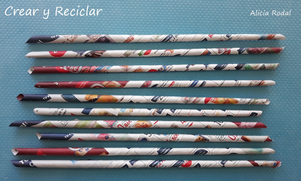 En este curso te muestro cómo hacer un portaretrato con cartón, papel y retales de tela. DIY