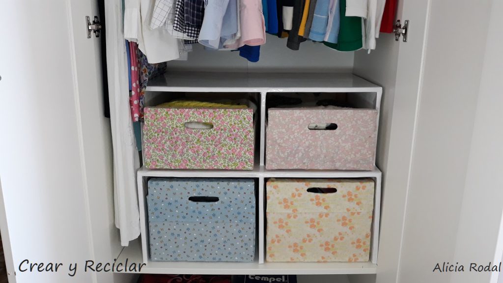 Como hacer muebles, organizadores, repisas y cajones de cartón, para tener tu ropa, materiales y demás objetos, bien organizados en el armario. 