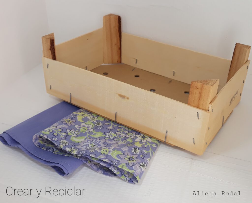 En este tutorial te muestro Cómo hacer un pequeño mueble repisa u organizador de productos DIY Reciclaje creativo Ideas creativas