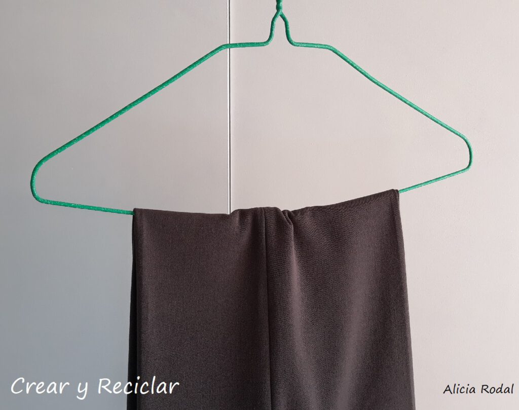 En este tutorial te muestro 3 ideas para organizar tu ropa con tubos de cartón. DIY. Reciclaje creativo. Ideas creativas