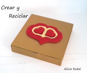 ideas de detalles para regalar en San Valentín. Es fácil y barato, porque reutilizamos materiales reciclados, y el resultado es hermoso.