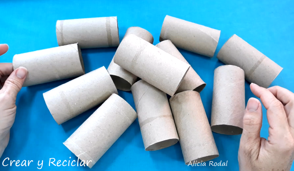 Mira todas las cosas increíbles que puedes hacer para reutilizar los tubos de cartón del papel higiénico, con trucos e ideas que te harán la vida más fácil.