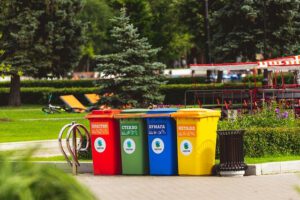 Ecología, sostenibilidad y reciclaje, aquí en mi blog, Crear y Reciclar, encontrarás muchísimas ideas creativas y originales de lo que se puede hacer si reutilizamos materiales reciclados.