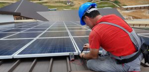 También conocido como paneles fotovoltaicos, su instalación brinda una de las formas de energía renovable más utilizadas en todo el mundo.