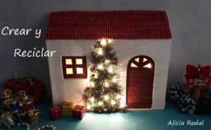 En este tutorial te muestro 5 ideas navideñas increíbles, que puedes hacer para reutilizar ese arbolito que ya no sirve, y crear hermosas manualidades para decorar tu casa, vender o regalar. DIY