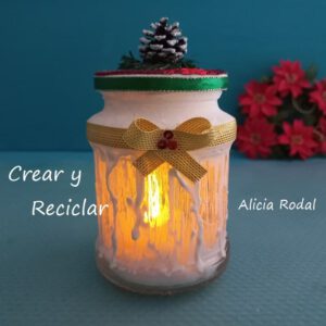 Como transformar un frasco de vidrio en un precioso adorno navideño. Con esta bella decoración de un bote de vidrio logramos un efecto como de nieve derretida o como si fuera la cera de una vela que se está derritiendo.