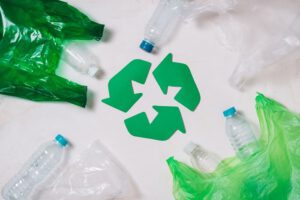 Se necesitan soluciones sostenibles para acabar con el problema del plástico como residuo contaminante en nuestro planeta. Promak Solutions, es una empresa líder en el reciclaje de plásticos, se encuentra comprometida con el cuidado del medio ambiente y la preservación del planeta.