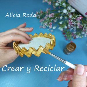 En este tutorial descubre cómo hacer unas hermosas cestas, platos, canastas o bandejas pequeñas, como idea de manualidades para decorar tu casa, vender o regalar, te sorprenderás. Esta decoración creativa además de preciosa, es muy útil y práctica, la podemos usar para lo que queramos.