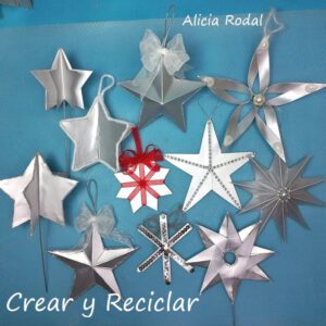 Sé que a lo mejor es pronto para pensar en Navidad, pero no si queremos empezar a crear nuestra propia decoración navideña para decorar el arbolito. Es por eso que te comparto este tutorial para que puedas elegir 10 formas y diseños completamente diferentes para hacer estrellas, desde un nivel fácil para principiantes hasta un nivel avanzado de dificultad.