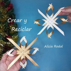 Si estás buscando ideas de manualidades para decorar el árbol de Navidad, fácil, rápido, económico, y al mismo tiempo espectacular, mira estas 5 ideas que les comparto en este tutorial, son fácil de hacer y tan sólo necesitas los tubos o rollos de cartón del papel higiénico.