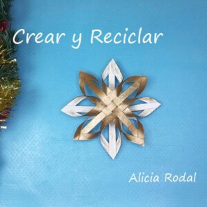 Si estás buscando ideas de manualidades para decorar el árbol de Navidad, fácil, rápido, económico, y al mismo tiempo espectacular, mira estas 5 ideas que les comparto en este tutorial, son fácil de hacer y tan sólo necesitas los tubos o rollos de cartón del papel higiénico.