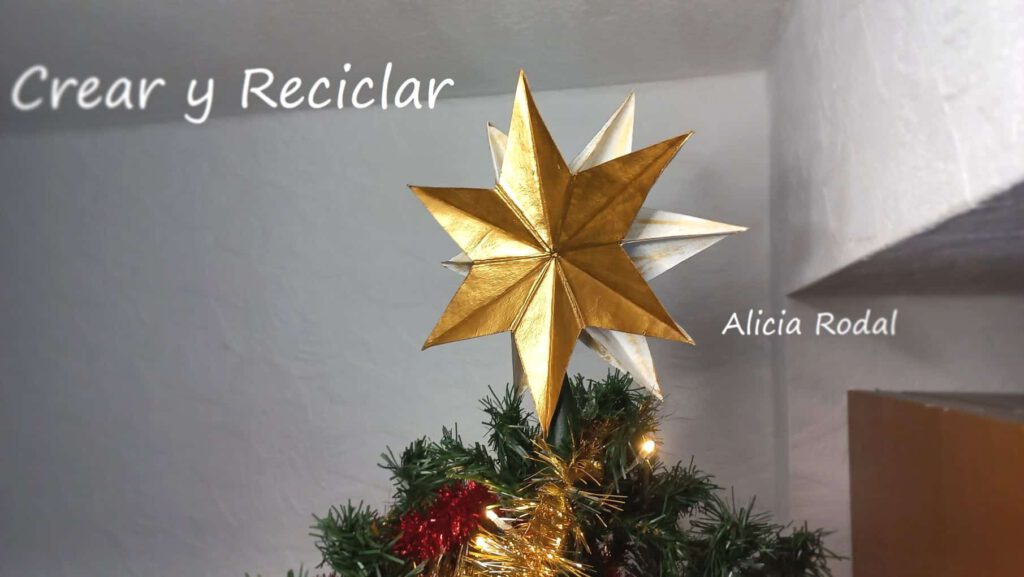 Vamos a hacer una espectacular estrella grande para coronar nuestro árbol de Navidad, que el resultado sea un majestuoso pino navideño, y tan sólo reutilizando los tubos de cartón del papel de baño