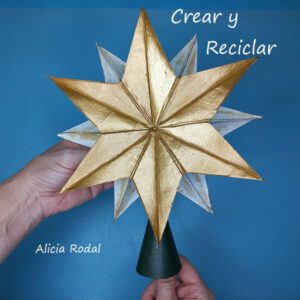 Vamos a hacer una espectacular estrella grande para coronar nuestro árbol de Navidad, que el resultado sea un majestuoso pino navideño, y tan sólo reutilizando los tubos de cartón del papel de baño