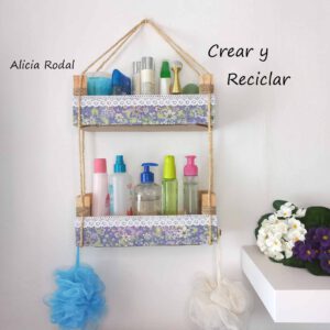 Si necesitas organizar el espacio en tu casa o trabajo o decorar algún evento especial, en esta publicación encontrarás un gran recopilatorio con más de 25 ideas útiles y creativas hechas con cajas de frutas o huacales de plástico y madera.