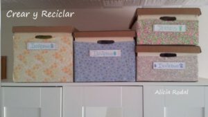 Si necesitas organizar el espacio en tu casa o trabajo o decorar algún evento especial, en esta publicación encontrarás un gran recopilatorio con más de 25 ideas útiles y creativas hechas con cajas de frutas o huacales de plástico y madera.