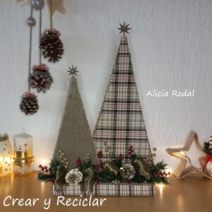 La manera más fácil de hacer adornos navideños con cartón para decorar tu casa, vender o regalar. Ideas de Manualidades navideñas que puedes hacer con cartón, retazos de telas y otros materiales.