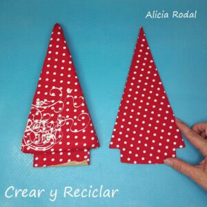 Descubre la forma más fácil y económica de hacer un precioso adorno navideño. En este tutorial aprenderás a crear una linda decoración navideña para tu casa, vender o regalar. Lo mejor de todo es que vamos a reutilizar materiales que podemos tener en casa, así que el resultado es espectacular y si gastar mucho dinero.