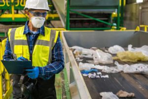 Las nuevas tecnologías están enfocadas en crear productos a partir del reciclaje, recuperando materiales y dando una nueva visión a todo tipo de industrias, ofreciendo un nuevo uso a cada tipo de residuo, según el material.