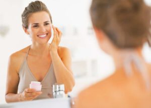 Descubre cómo una rutina puede transformar tu bienestar. Reservar al menos una vez por semana un ritual de autocuidado es una práctica esencial para el equilibrio físico y emocional, mucho más que un simple capricho o acto superficial.