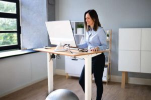 Transforma tu espacio de trabajo para cuidar tu salud y bienestar