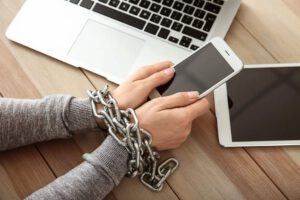 la inteligencia artificial (IA) ha dejado de ser una idea de películas futuristas y se ha convertido en parte de nuestra vida cotidiana.