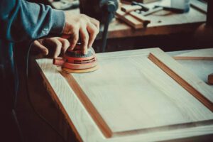 Entre las soluciones más innovadoras y ecológicas que existen, el lacado de muebles destaca como una excelente alternativa para renovar y transformar nuestros espacios con estilo y responsabilidad.