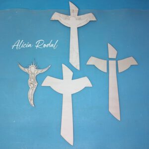 Descubre el arte detrás de una cruz única hecha con corte láser y pintura dorada Me llamo Alicia Rodal, soy artista especializada en la elaboración de piezas personalizadas de madera, y hoy quiero compartir contigo el proceso creativo detrás de una obra muy especial: una cruz de madera moderna, pensada para colgar en la pared de tu casa o como un regalo significativo a una persona especial.