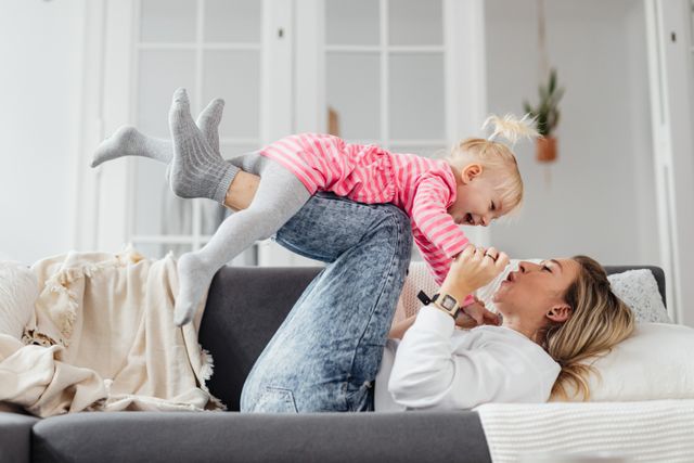 Encontrar los muebles perfectos para tu hogar no es solo una cuestión de estética, sino el reflejo de un estilo de vida consciente y equilibrado en pleno año 2026. Si estás leyendo esto, probablemente eres el alma de tu casa, esa mujer todoterreno que busca transformar el salón o el recibidor en un santuario de paz para su familia, sin renunciar al diseño contemporáneo ni al respeto por el planeta.